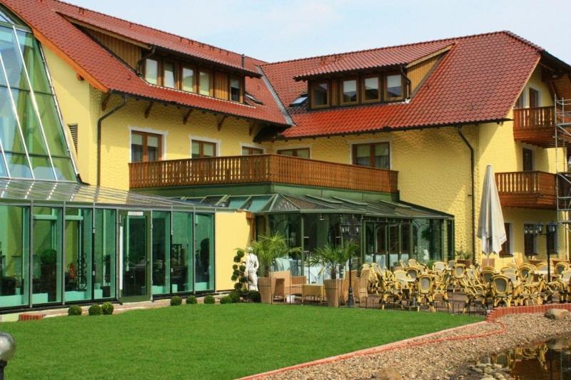 Отель Bayerisches Landhaus Билефельд Экстерьер фото
