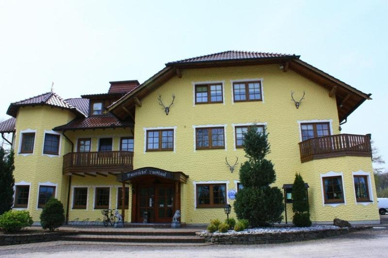 Отель Bayerisches Landhaus Билефельд Экстерьер фото